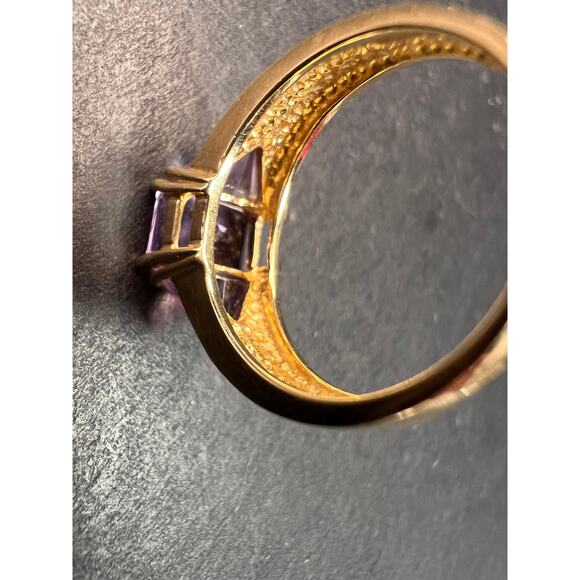 Vintage Ross-Simons 14K Yellow Gold Trillion Cut Amethyst 3 Stone Ring Size 7 - Picture 15 of 16